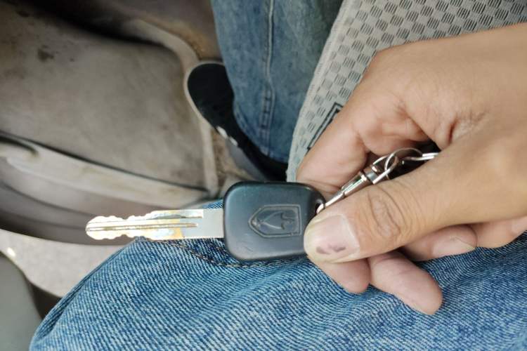 Used Jinbei New Hiace X30L 2016 1.5L Wealth Edition Van DLCG14
