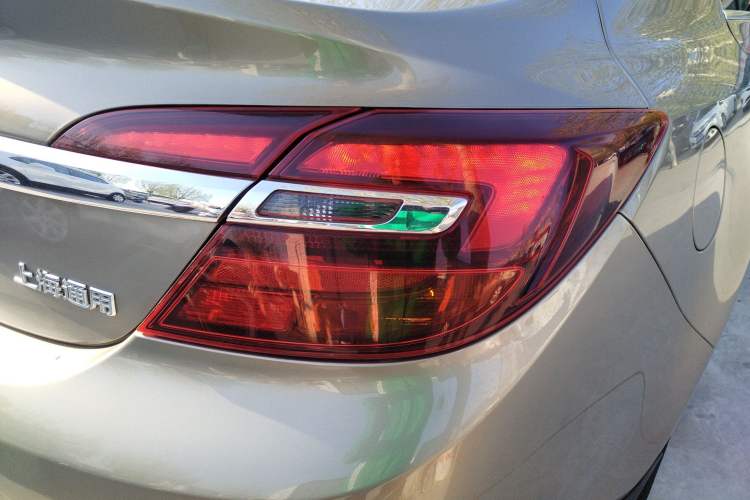 Used Buick Regal 2015 2.0L Elite Fashion Edition Right Rear Taillight