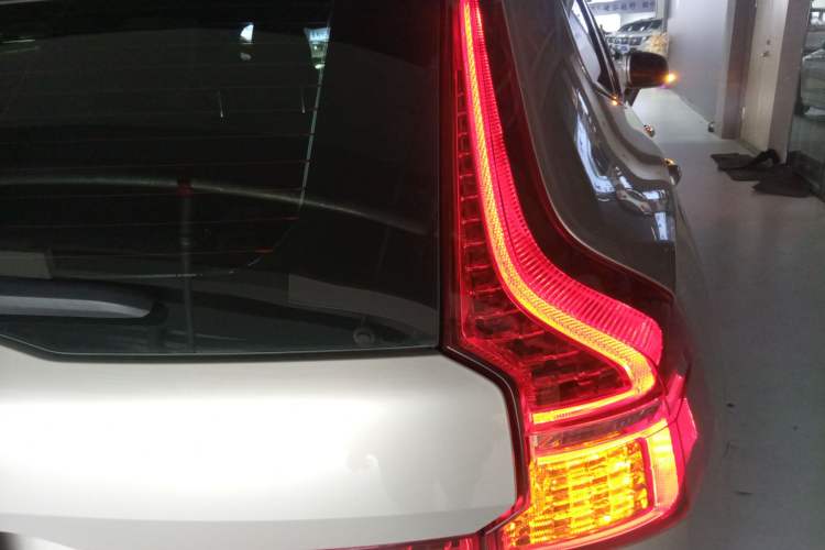 Used Volvo XC60 2021 T5 4x4 Smart Luxury Edition Exterior 3