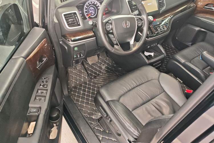 Used Honda Odyssey 2015 Updated Version 2.4L Smart Edition