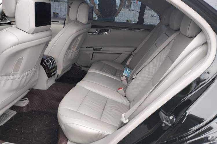 Used Mercedes-Benz S-Class 2011 S 350 L CGI 4MATIC Left Rear Seat