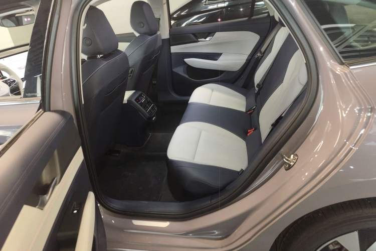 Used Volkswagen Passat 2025 Pro 380TSI Dragon Glory Edition Left Rear Seat