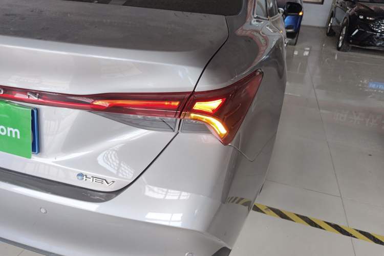 Used Toyota Avalon 2024 Dual-Motor 2.0L Luxury Edition Right Rear Taillight