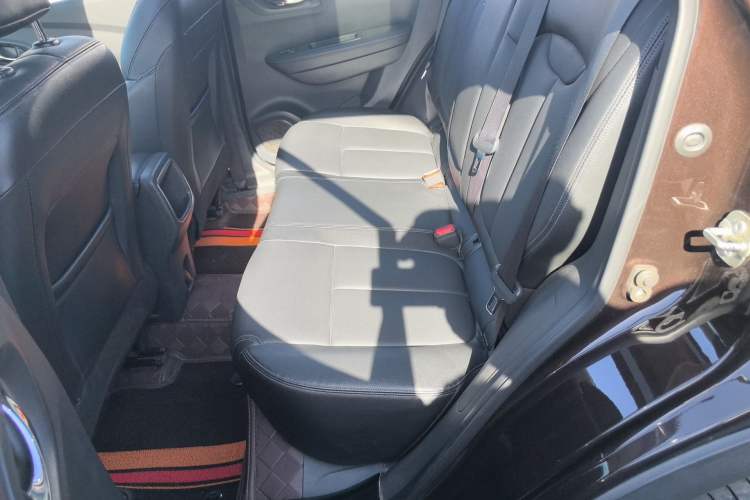 Used Renault Kadjar 2017 2.0L Two-Wheel-Drive Leading Edition
