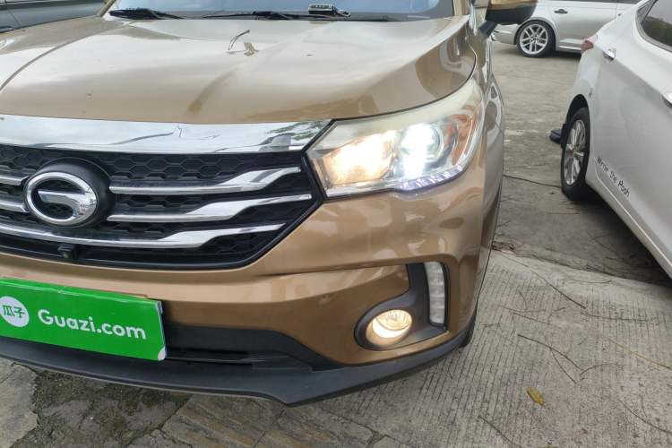 Used GAC Trumpchi GS4 2017 235T Automatic Two-Wheel Drive Luxury Smart Connectivity Version Left Front Headlight