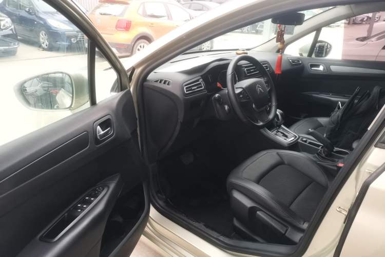 Used Citroen C4 Sega 2016 1.6L Automatic Luxury Model Driver Seat