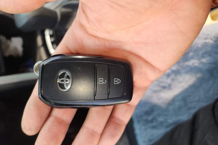 Used Toyota Corolla Cross 2024 2.0L Smart Electric Hybrid Dual-Engine Pioneer Edition
