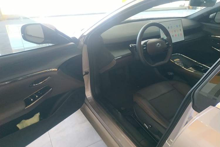 Used CHANGAN NEVO A07 2026 Model Ultra-Long Blue Whale Range-Extending 310 Luxury Edition Driver Seat