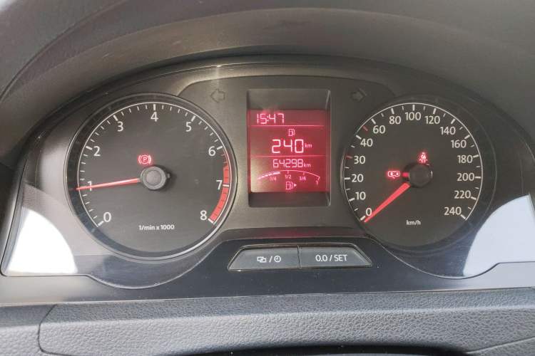 Used Volkswagen Santana 2015 1.6L Manual Comfort Edition
