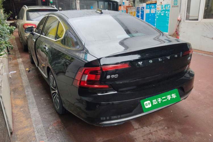 Used Volvo S90 2023 B5 Zhiyi Luxury Edition
