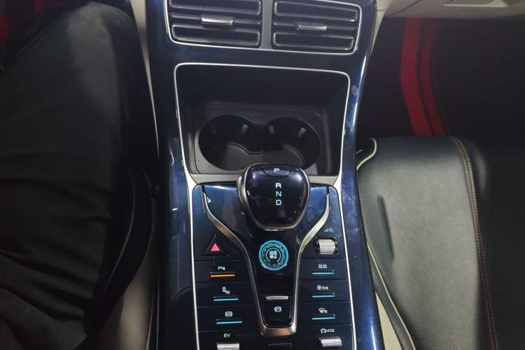 Used BYD Qin PLUS 2023 Champion Edition DM-i 120KM Excellence Model Gear Lever
