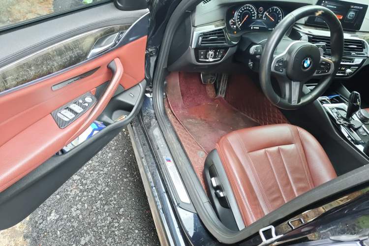 Used BMW 5 Series 2018 Restyled 530Li Leading Edition M Sport Package Driver Seat