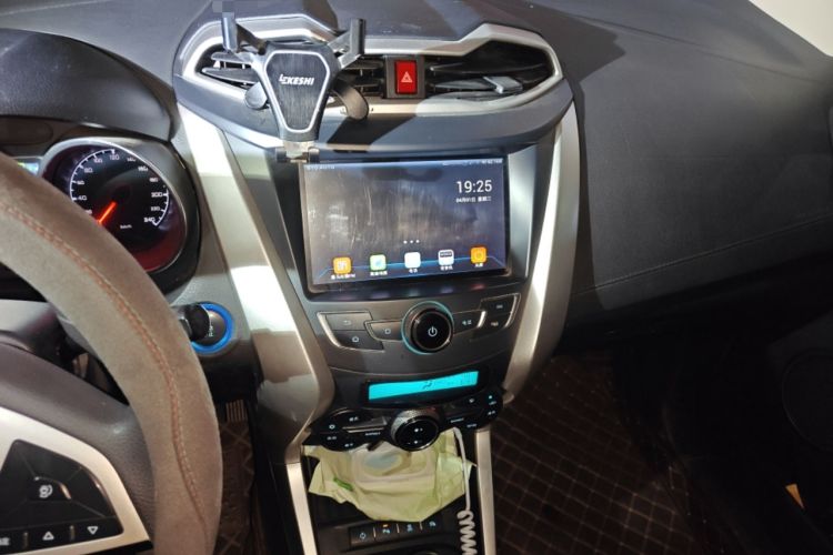 Used BYD Yuan New Energy 2018 EV360 Smart Connected Cool Model Audio And AC Panel