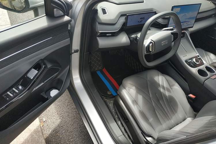 Used Geely Galaxy L6 2025 EM-i 140km Starship Edition
