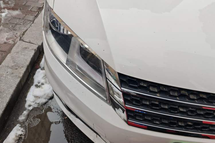 Used Volkswagen Gran Lavida 2014 1.4TSI Automatic Sport Edition Right Front Headlight