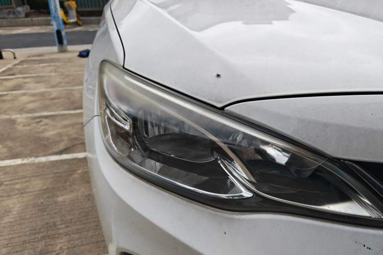 Used Chevrolet Cavalier 2019 320 Automatic Enjoyment with Sunroof Right Front Headlight