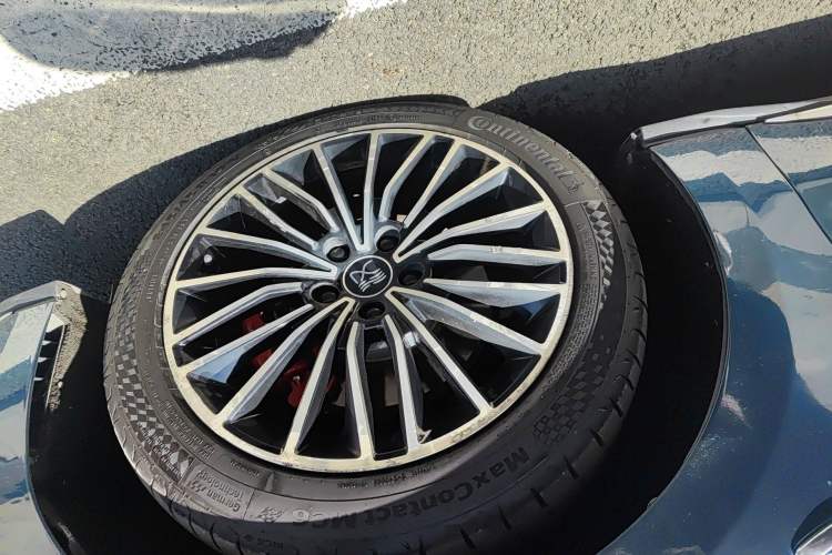 Used BYD Han 2020 DM Four-Wheel Drive Performance Edition Luxury Model Right Front Wheel Hub