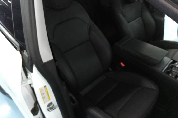 Used Tesla Model Y 2025 Rear-Wheel-Drive Version