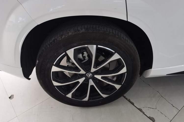 Used Changan UNI-Z New Energy 2024 Blue Whale Smart Electric iDD 125km Beyond Edition