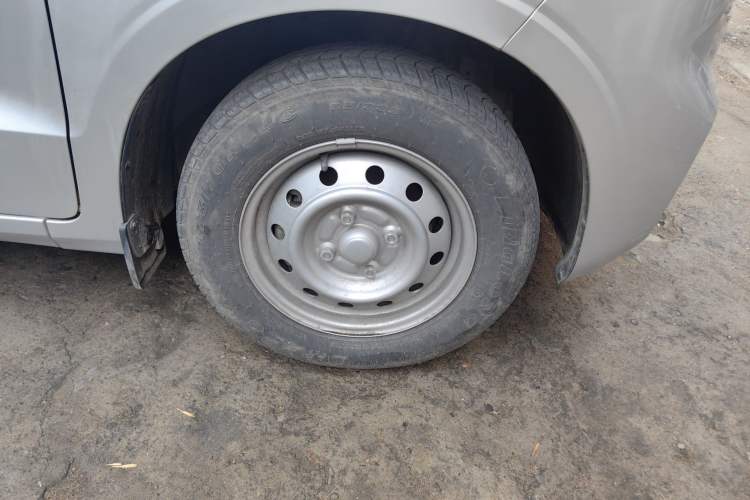 Used Wuling Hongguang V 2022 1.5L Jingqu Version Hydraulic Power Steering LAR