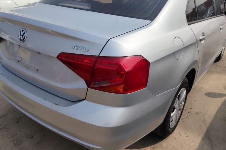 Used Volkswagen Jetta 2017 1.4L Manual Fashion Edition