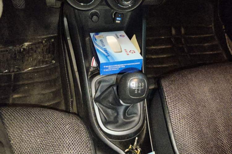 Used Kia K2 2012 Sedan 1.4L MT TOP Commemorative Edition
