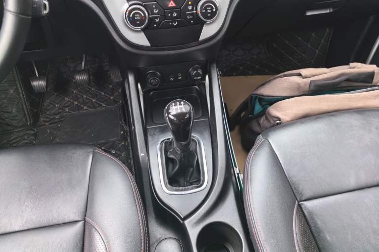 Used Changan CS35 2016 1.6L Manual Luxury Model China V Standard