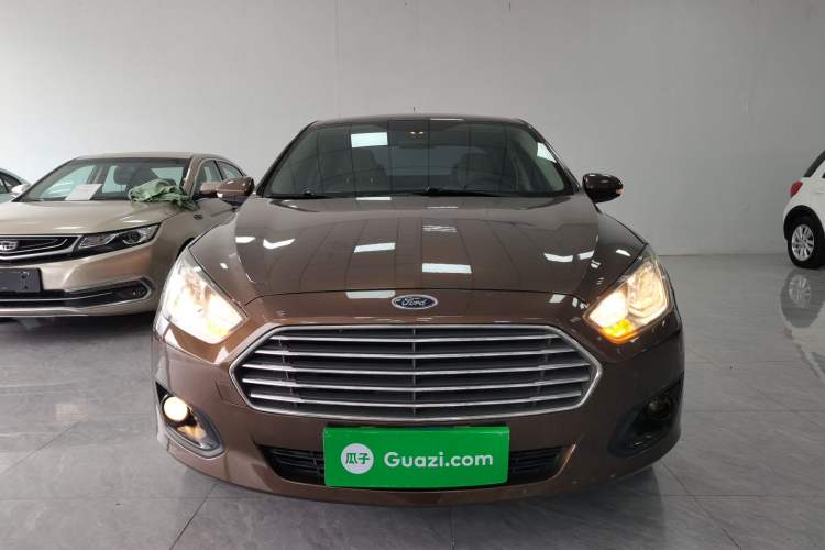 Used Ford Escort 2015 1.5L Manual Comfort Model
