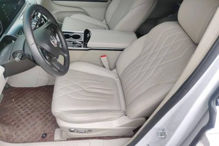 Used Buick GL8 2022 ES Landtrek 653T Comfort Edition