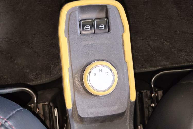 Used Chery QQ Ice Cream 2022 170km Sundae Phosphate Lithium-Ion
