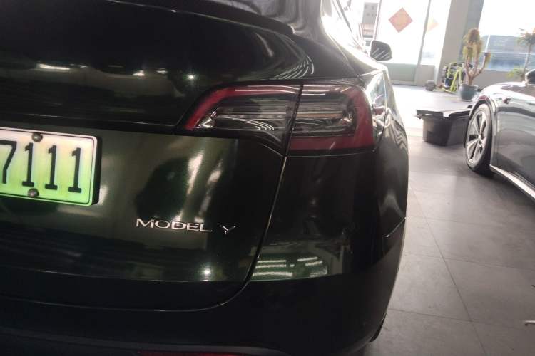 Used Tesla Model Y 2021 Standard Range Rear-Wheel Drive Version Exterior 3