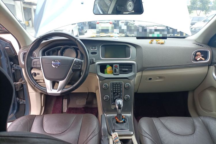 Used Volvo V40 2013 2.0T Zhiya Edition