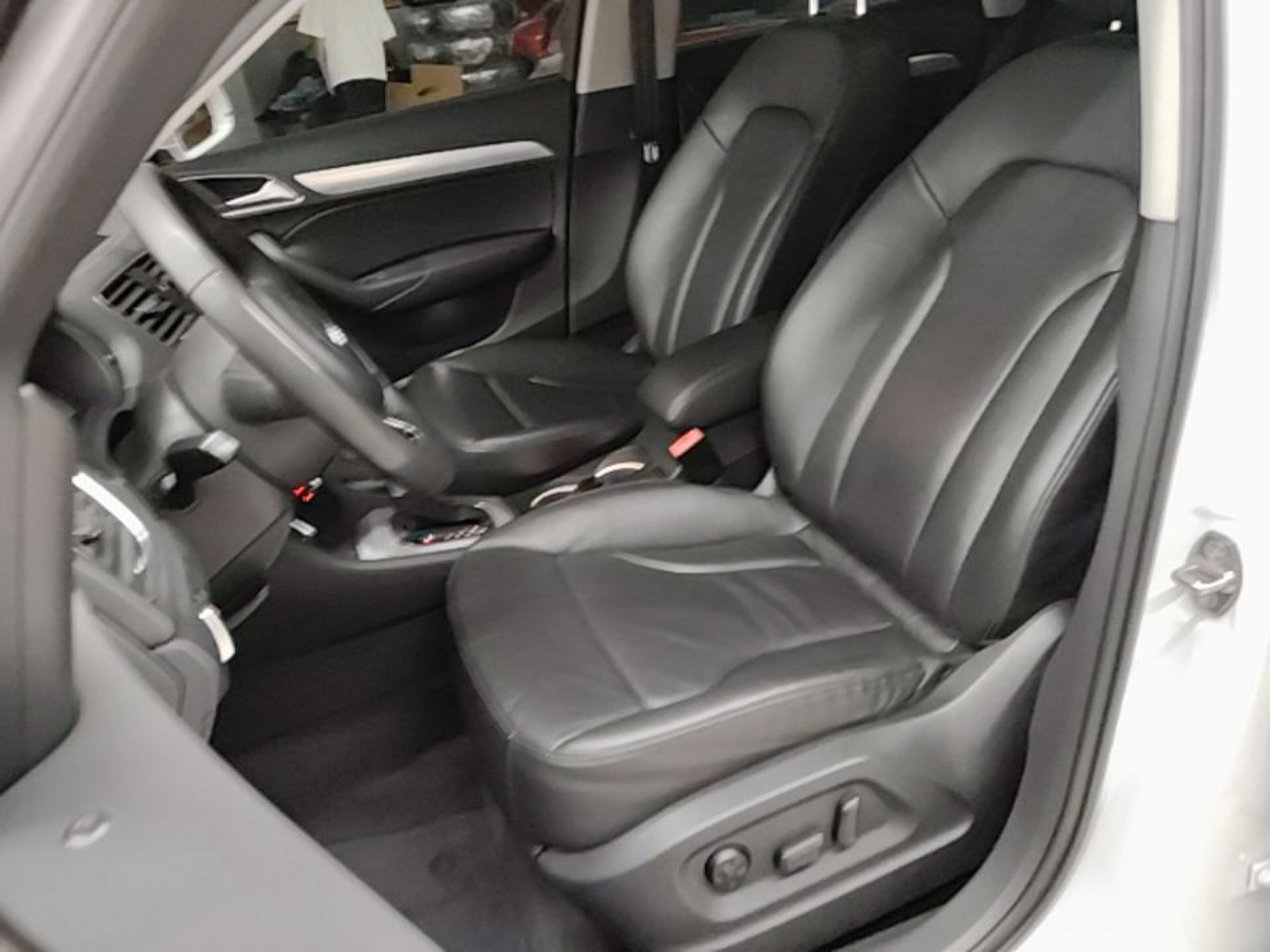 Vordere Reihe im Auto