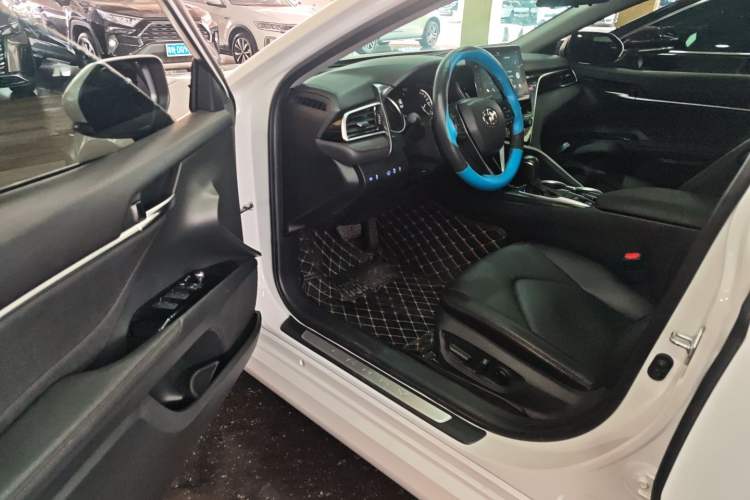 Used Toyota Camry 2021 2.0G Luxury Edition
