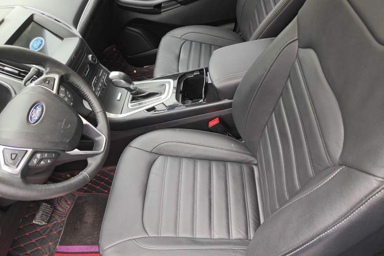 Used Ford Edge 2016 EcoBoost 245 Two-Wheel-Drive Titanium 7-Seater
