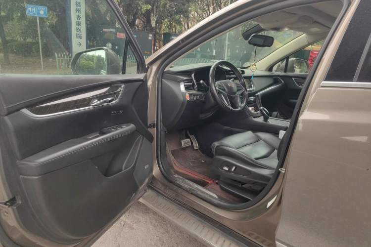 Used Cadillac XT5 2017 Anniversary Edition 25T Luxury Model
