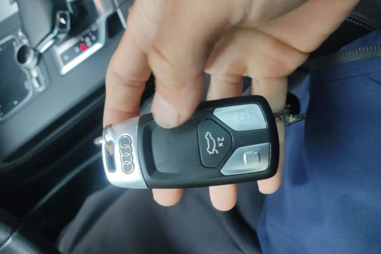 Used Audi Q5L 2020 Updated 40 TFSI Prestige Fashion Edition Vehicle Key