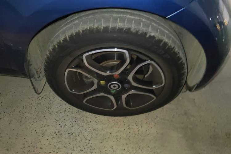 Used smart fortwo 2019 0.9T 66kW Hardtop Wind Power Edition China VI Right Front Wheel Hub