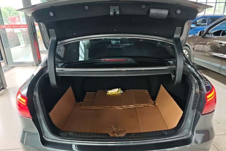 Used CHANGAN Ruicheng CC 2021 Blue Whale Edition 1.5T DCT Elite Model Trunk