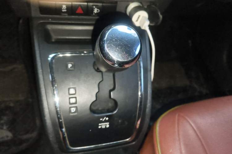 Used Jeep Compass 2011 2.0L two-wheel drive sport version
