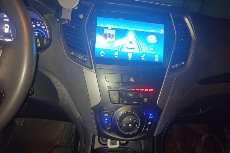 Used Hyundai Santa Fe 2013 2.4L Manual Two-Wheel Drive Comfort Version