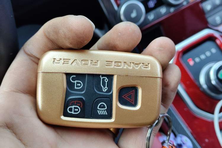 Used Land Rover Range Rover Evoque 2018 240 PS SE Smart Brilliance Edition
