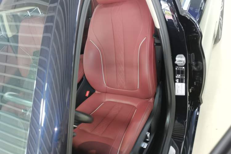 Used BMW 5 Series 2023 530Li Leading Edition Luxury Package Left Front Seat