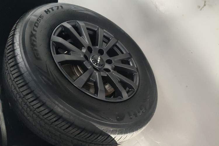 Used Formula Leopard 5 2023 Navigator Edition
