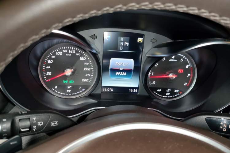 Used Mercedes-Benz GLC 2018 GLC 260 4MATIC Luxury Model Instrument Cluster