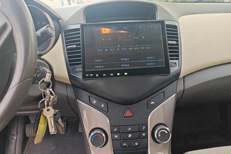 Used Chevrolet Cruze 2015 1.5L Classic SE MT
