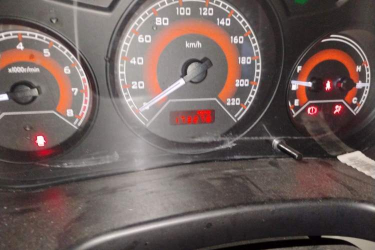 Used Soueast V3 Lingyue 2014 1.5L Manual Luxury Edition