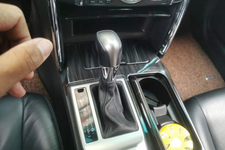 Used Toyota Reiz 2012 2.5V Fengdu Elite Stylish Edition
