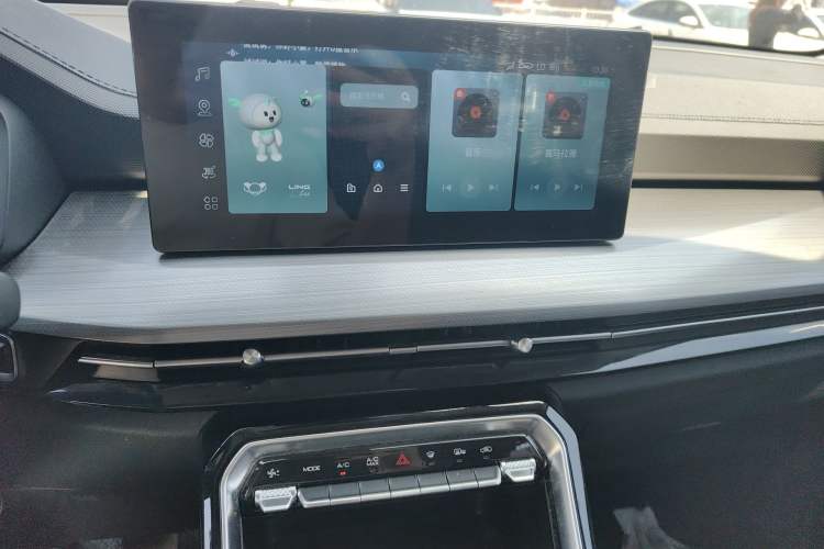 Used Wuling Asta 2022 2.0L DHT Electric-Speed Version
