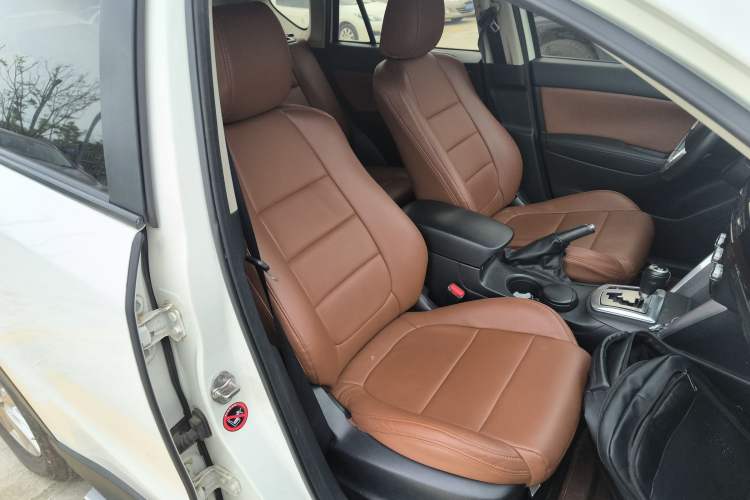 Used Mazda CX-5 2014 2.0L Automatic Two-Wheel Drive Urban Version Right Front Seat